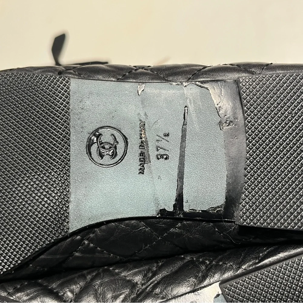 CHANEL Black Quilted Leather CC Logo Ballet Flats